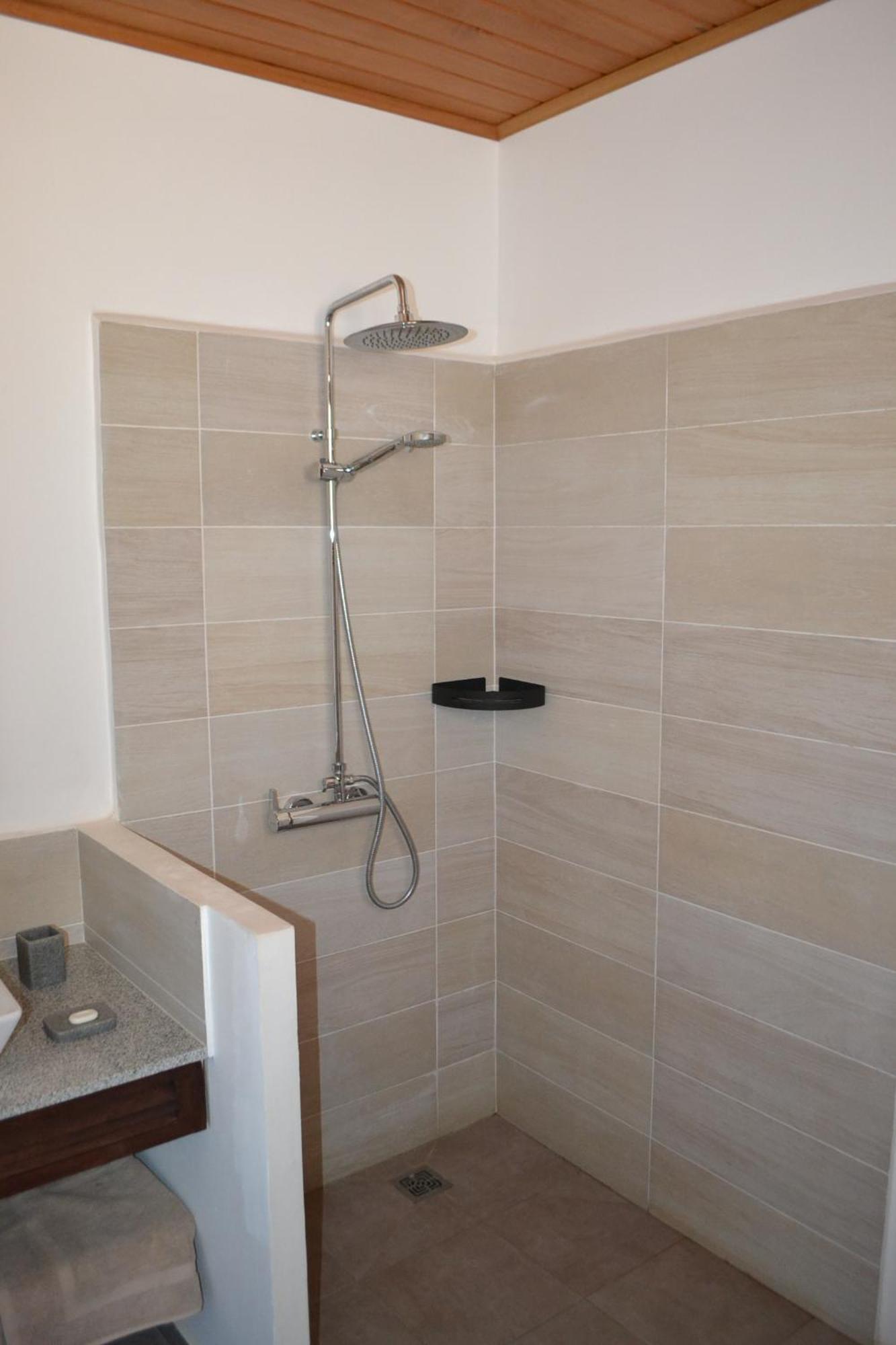 מלון מורונדבה Kily House מראה חיצוני תמונה